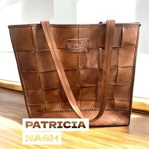 PATRICIA NASH VINTAGE STYLE WOVEN LEATHER TOTE. 12” (H) × 13” (W) × 5” (D)
